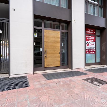 Twelve12 - Universita & Stazione Aparment Bari Buitenkant foto
